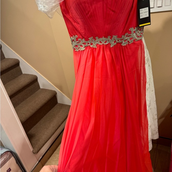 NWT La Femme watermelon embroidered waist chiffon strapless sweetheart Sz10 - Picture 4 of 7